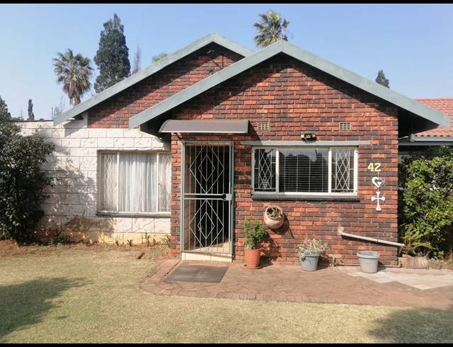 3 BEDROOM HOUSE FOR SALE IN BONANNE